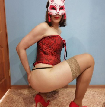 Соблазнительная шатенка с изысканной внешностью и стройной фигурой ищет щедрого мужчину для ярких встреч. Буду нежной кошечкой или страстной львицей – выбор за тобой. 7746, 35 лет